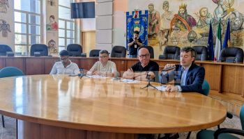 Cosenza, scontro Pd-Fdi. I meloniani: «Sindaco sfiduciato», i dem: «La maggioranza che sostiene il sindaco Franz Caruso è stabile»