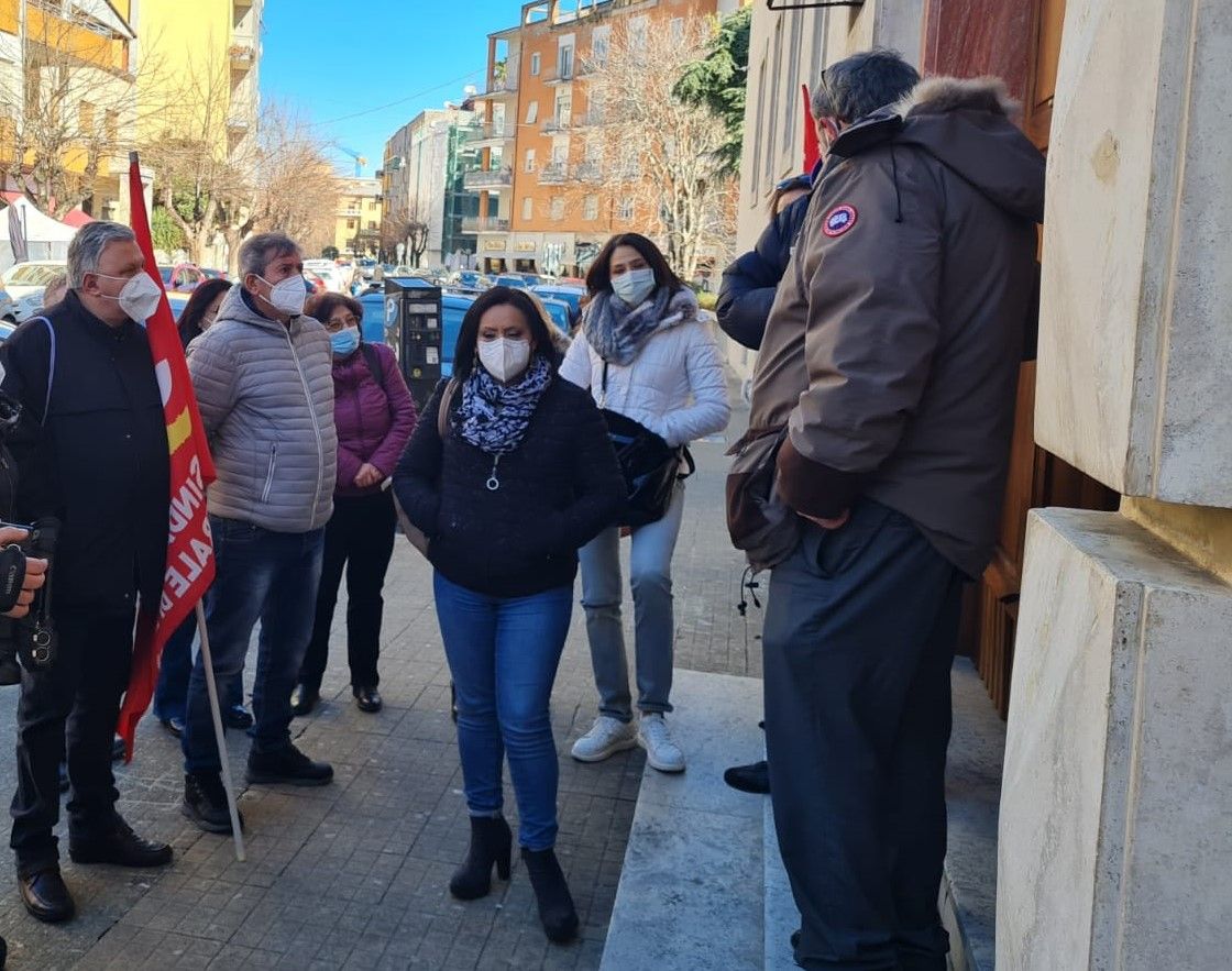 Cosenza, pagamenti arretrati. La protesta dei lavoratori della Siarc