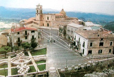 BASSO PROFILO | Ai domiciliari anche un assessore di Santa Severina