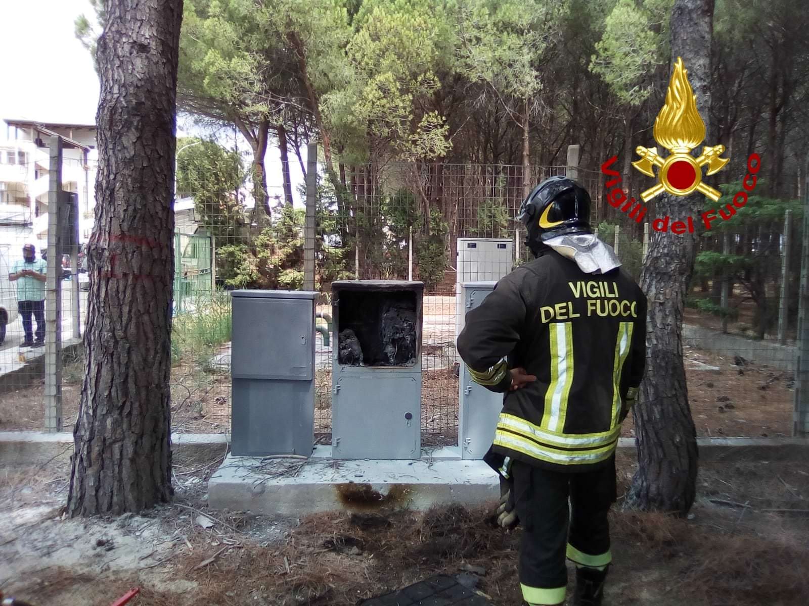 Cabina Enel in fiamme, momenti di panico a Soverato