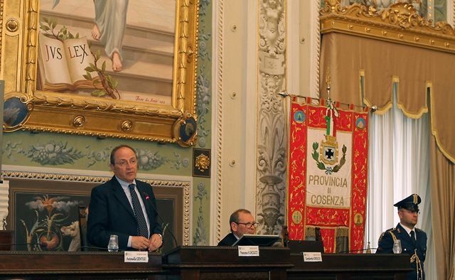 Iacucci chiede 15 milioni a Oliverio