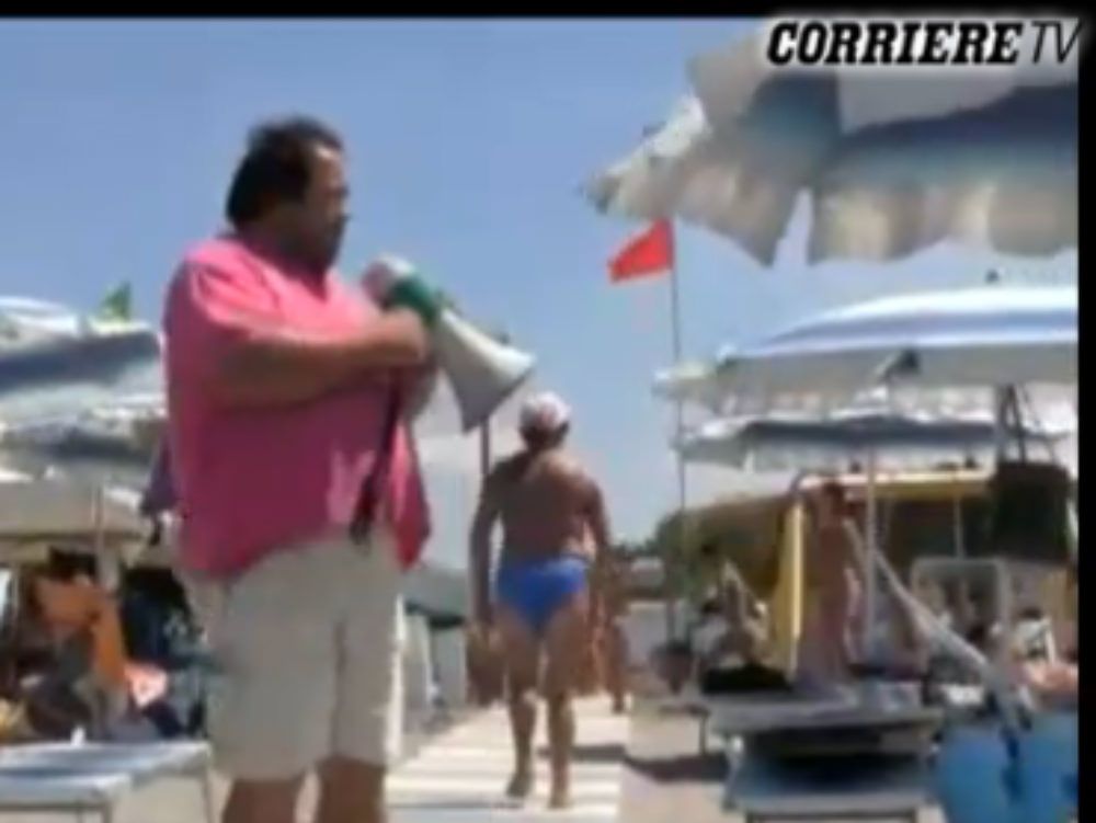 Come è dura la vita da spiaggia in Calabria…
