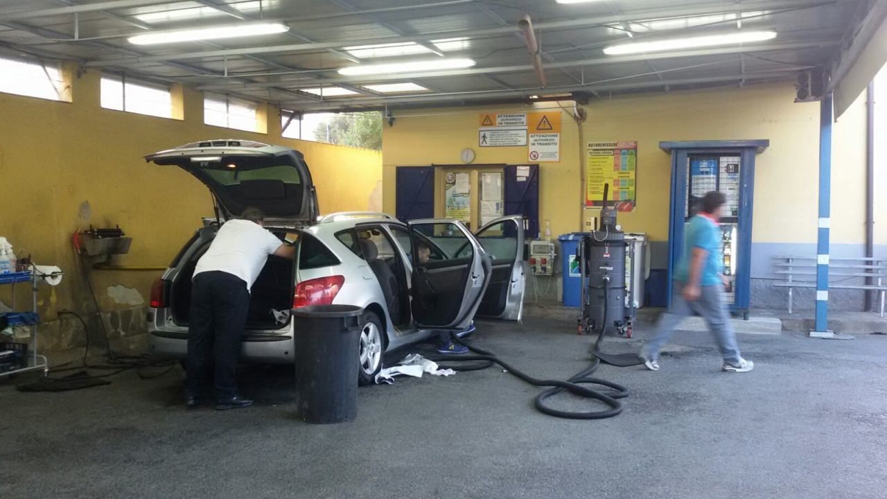 L'attentato alla Sud Lavaggi non ci fermerà