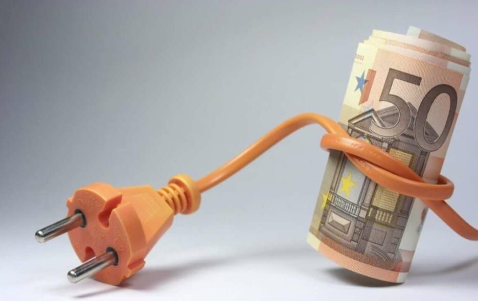 Caro Bollette, in Calabria oltre un miliardo di spesa aggiuntiva per luce e gas – VIDEO