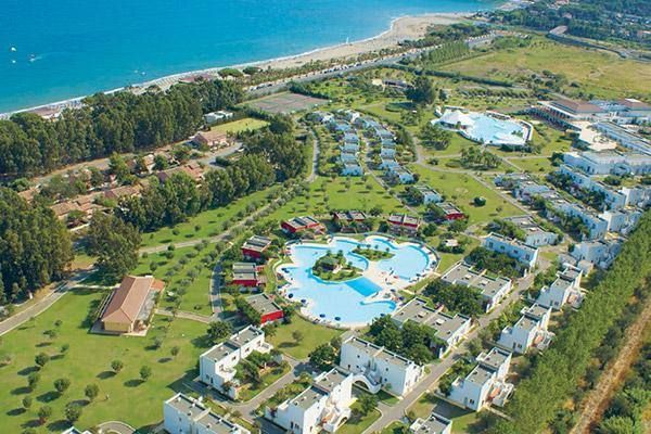 Squillace, revocata la sospensione al resort