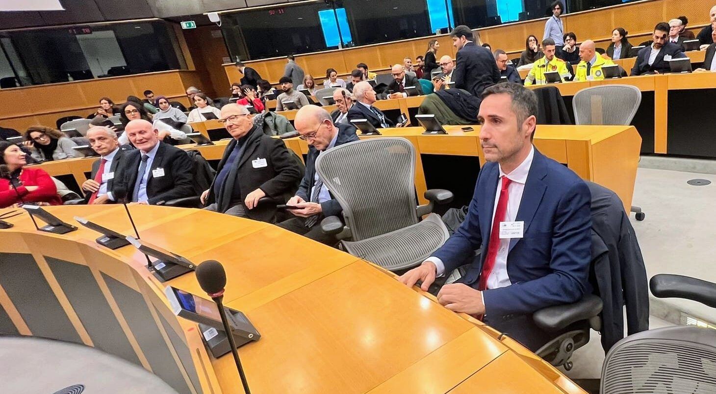 A Bruxelles il ricordo della strage di Cutro, Alecci: «Mai più tragedie come queste»