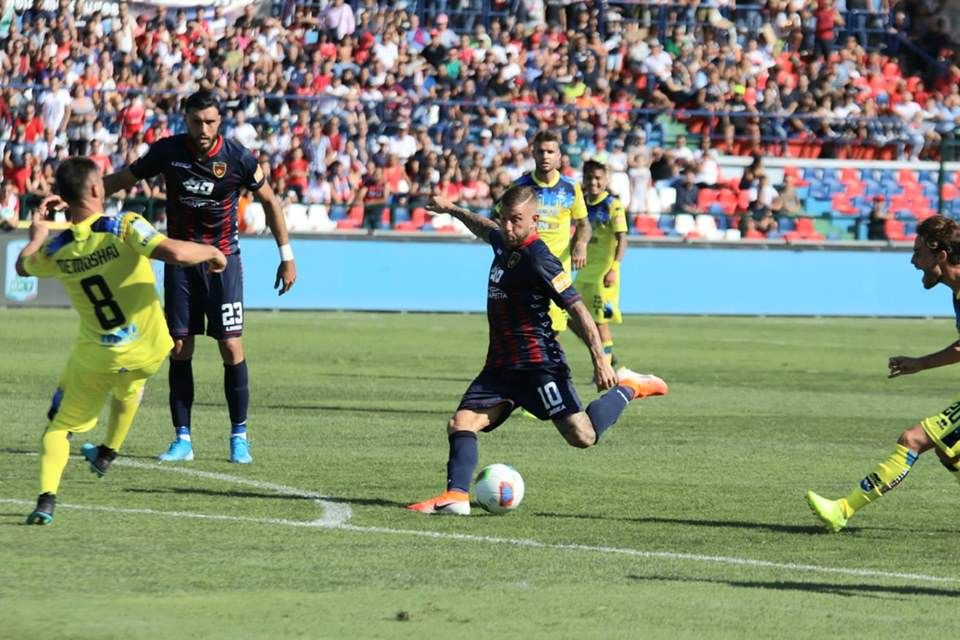 SERIE B | Il Cosenza combatte ma cede le armi al Pescara