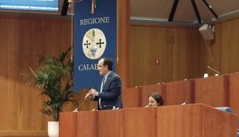 «La Calabria segua l’esempio delle altre Regioni: esenzione dal bollo per le auto ibride»
