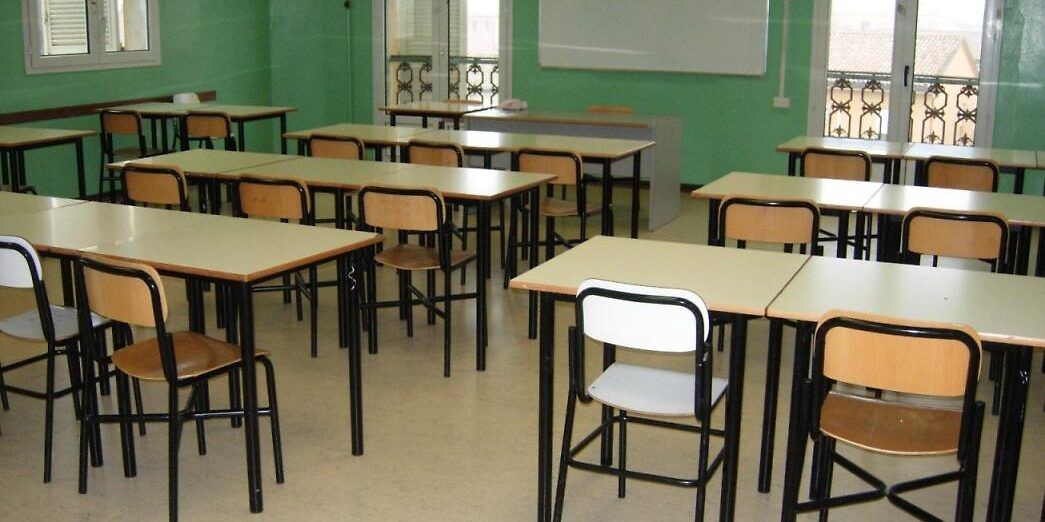 Nuova scuola per il bimbo lasciato solo in aula, la mamma: «Mi ha detto: “Non cambiamo più”»