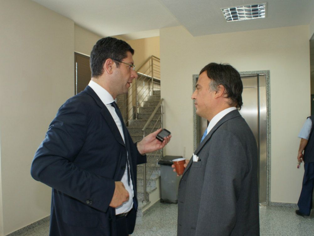 Volano gli stracci nel centrodestra