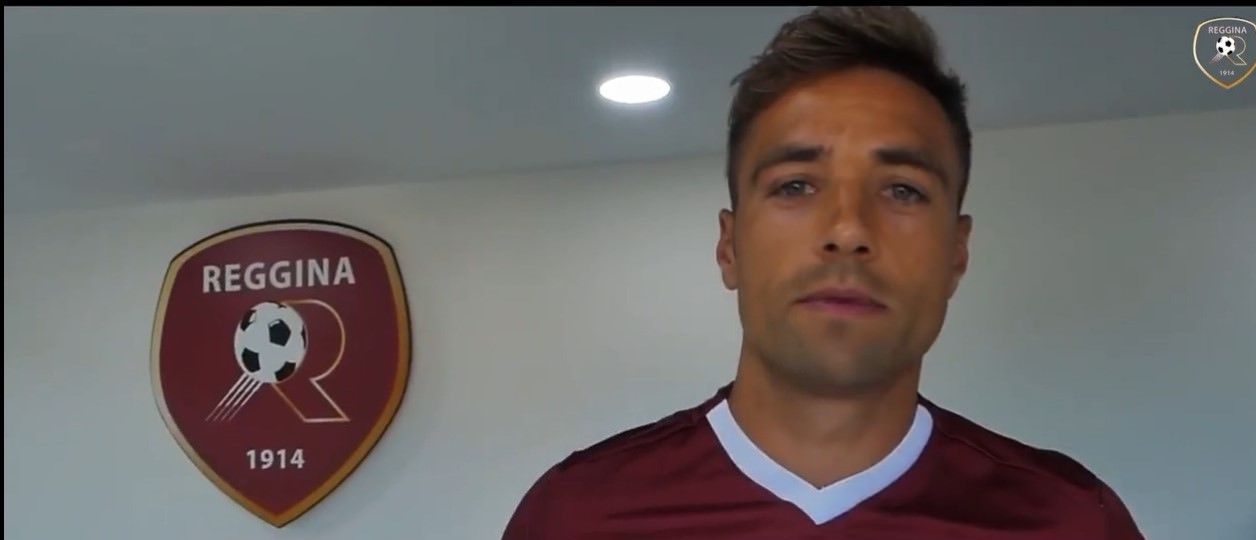 Cionek firma per la Reggina ma il video per presentarlo finisce con un omicidio – VIDEO