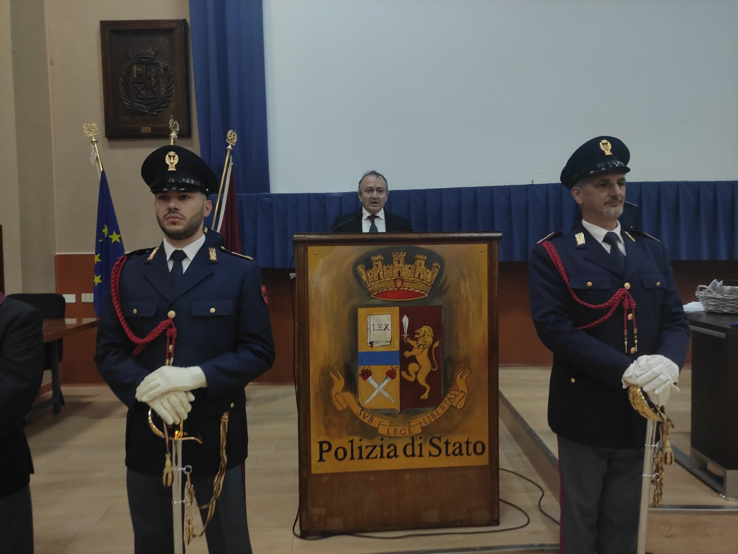 A Vibo la festa per i 172 anni della Polizia di Stato. «La gente ha voglia di legalità» – FOTO E VIDEO