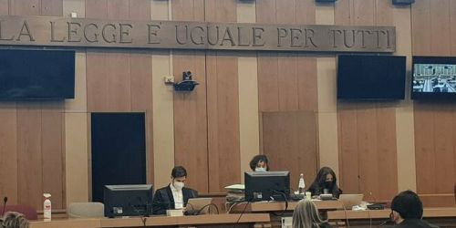 'Ndrangheta in Emilia, insulti al pentito in aula («finocchio»). L'avvocato: «Ho sognato come si chiama...»