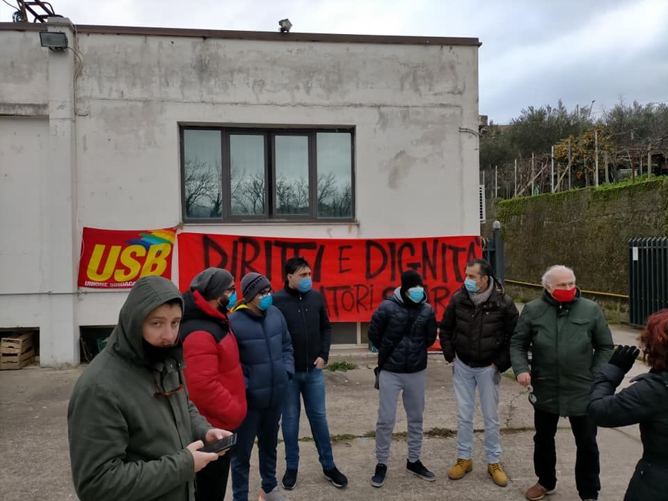 Castrolibero, sit in alla Siarc: dipendenti senza stipendio da mesi