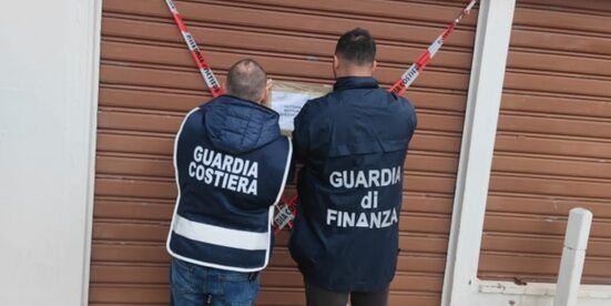 Sequestrato stabilimento balneare con ristorante a Corigliano Rossano
