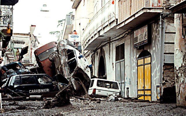 Crotone ricorda le vittime dell'alluvione