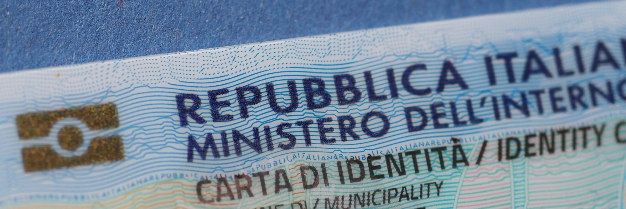 Via “padre” e “madre” sui documenti. Tornano i “genitori”