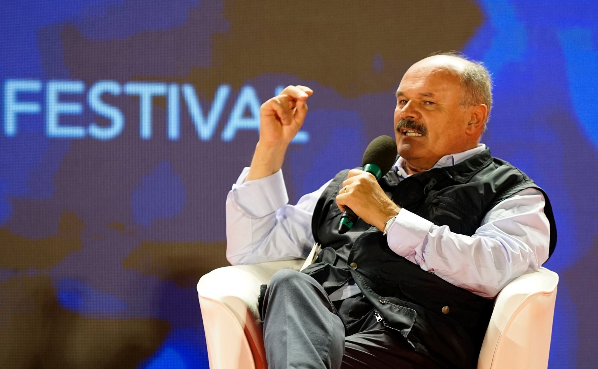 La Calabria vista da Farinetti, sorseggiando una bibita alle clementine