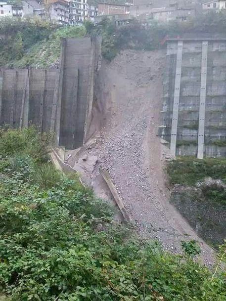 Longobucco, sgomberate case per una frana