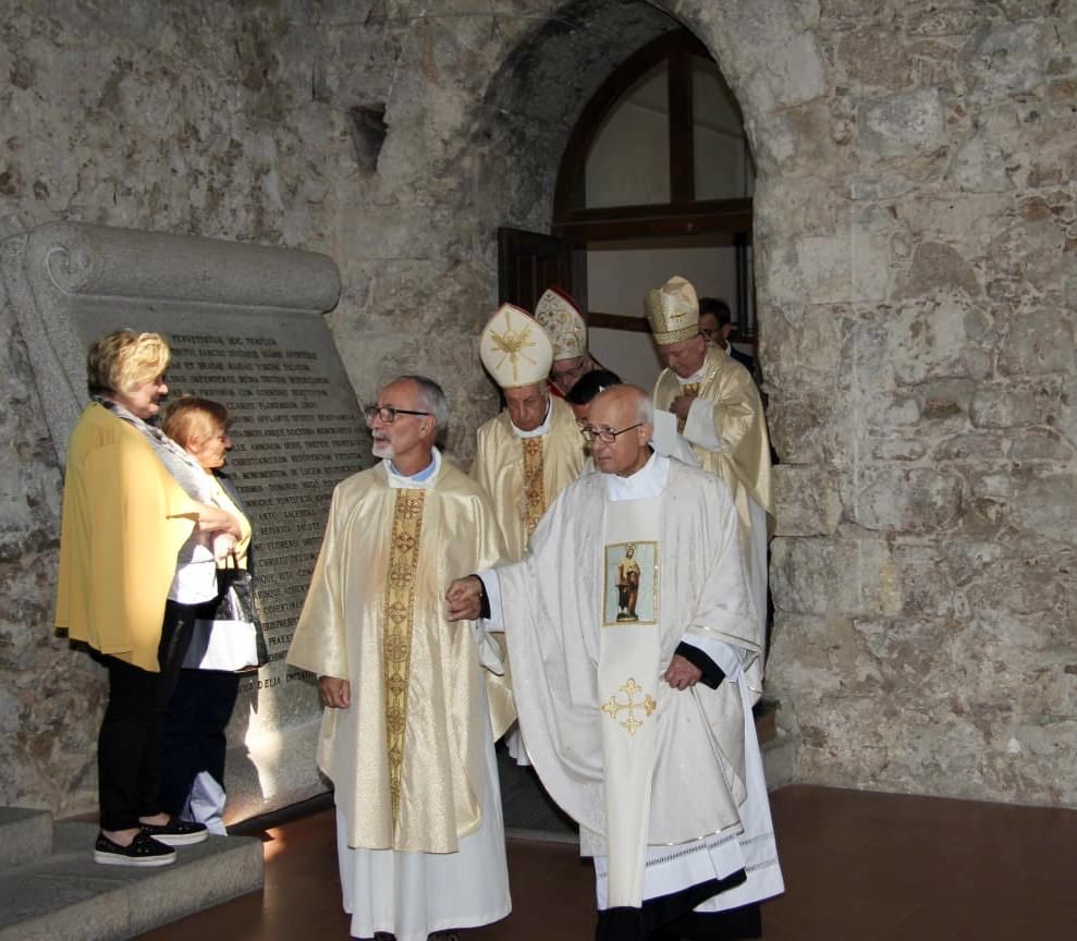 «L’omaggio di San Giovanni in Fiore al parroco delle periferie»