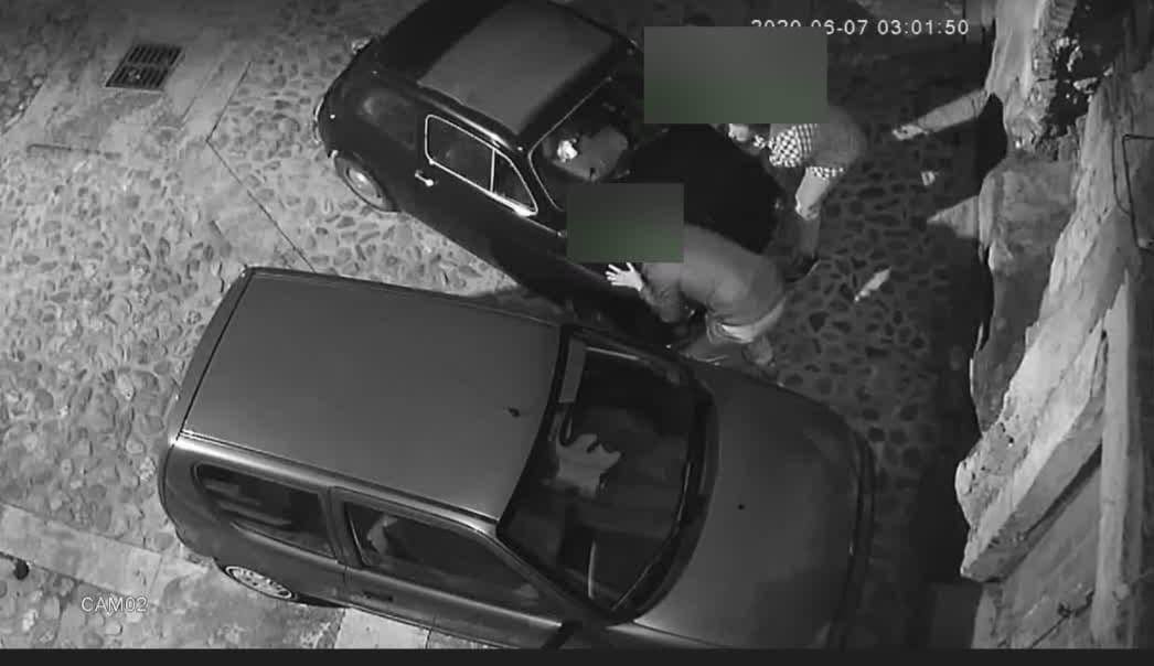 Da otto anni “ostaggi” della movida. A Terranova da Sibari i disagi (ignorati) di 11 famiglie – VIDEO