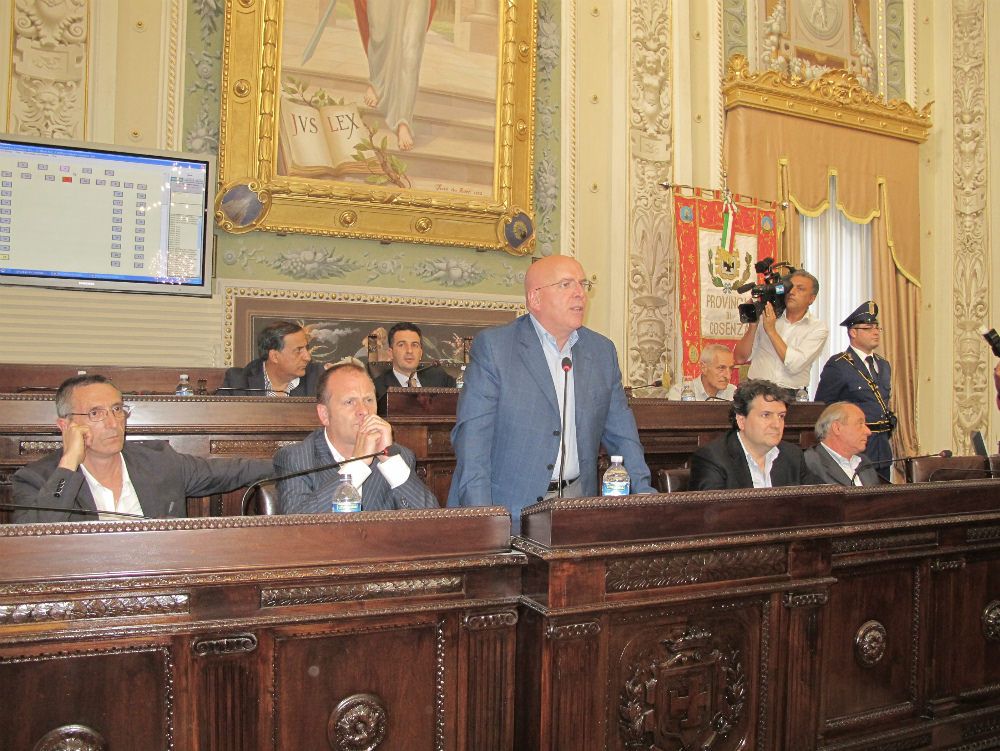 La Provincia di Cosenza "restituisce" funzioni e personale alla Regione