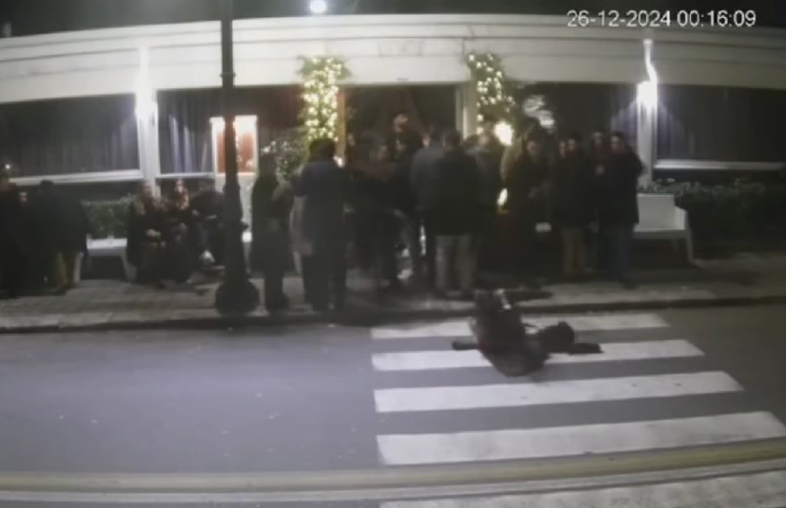 A bordo di una moto investono una ragazza sulle strisce e fuggono: motociclista denunciato a Reggio – VIDEO