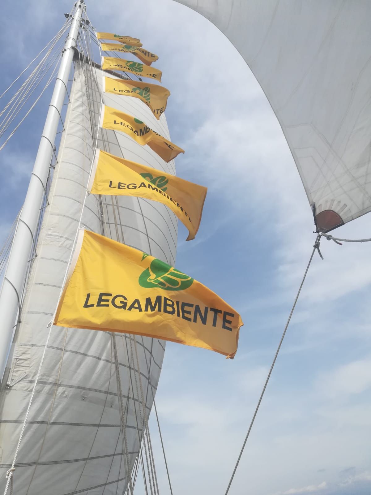 “Rapporto Spiagge 2024”, coste minacciate da erosione ed eventi meteo estremi anche in Calabria