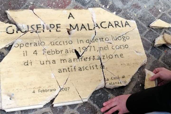 Catanzaro, denunciato l’autore del raid contro la targa dedicata a Malacaria