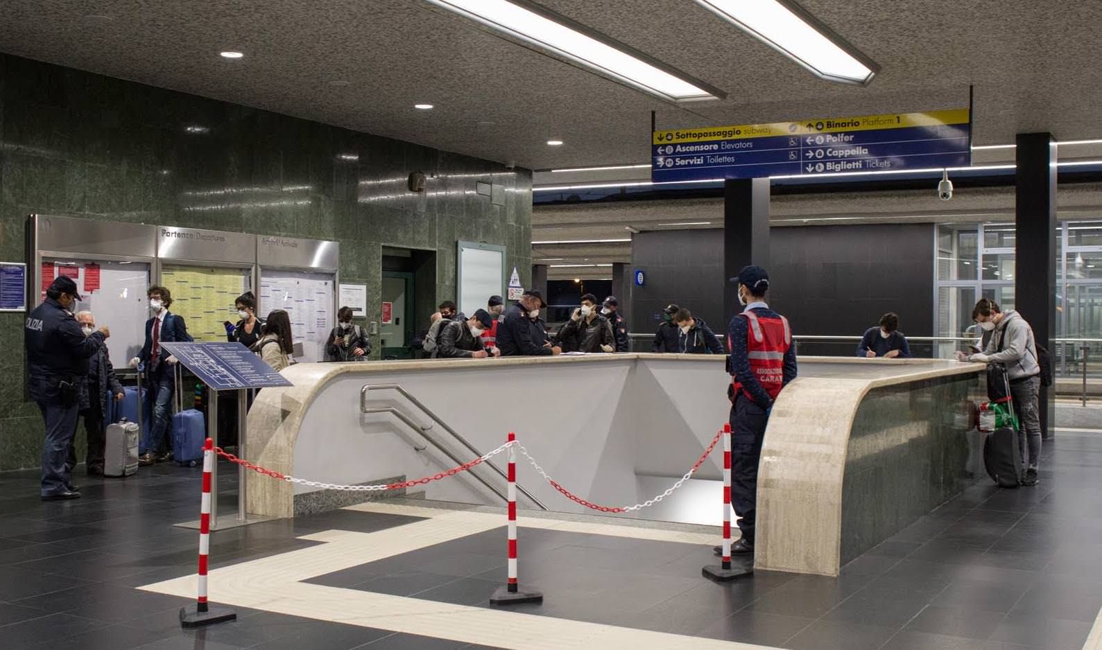 Fase 2, alla stazione di Reggio Calabria Centrale allestita la zona tamponi