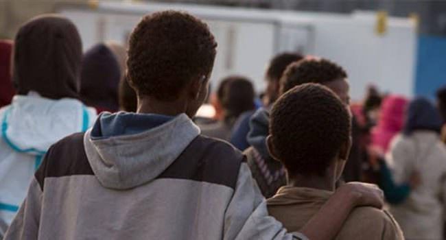 Coronavirus, tutti trasferiti altrove i minori positivi sbarcati a Roccella