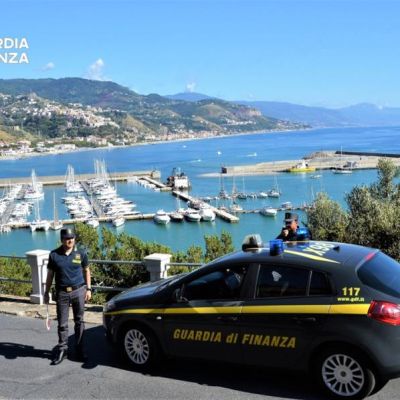 Controlli estivi, la Finanza blinda la costa calabrese: quasi 4mila uomini in campo