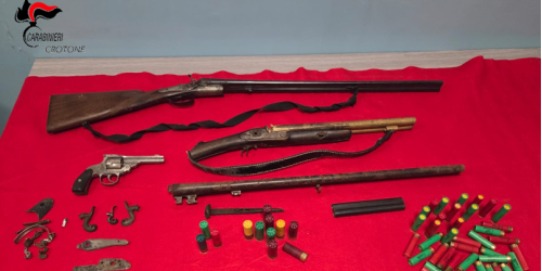 arsenale clandestino crotonese