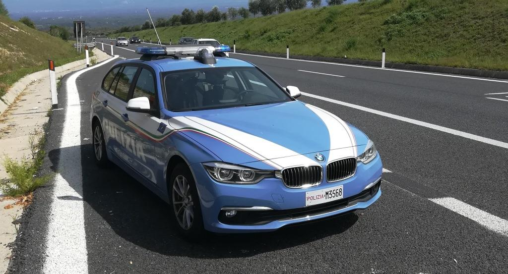 Pedala in bici sull’A2, fermato dalla Polizia: deve scontare oltre due anni di carcere