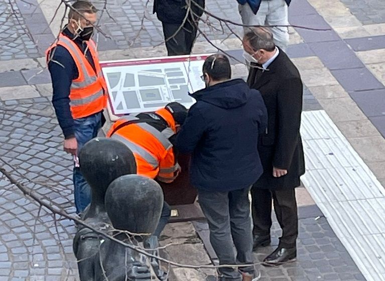 Cosenza, ripristinata la mappa del percorso tattile danneggiata dai vandali