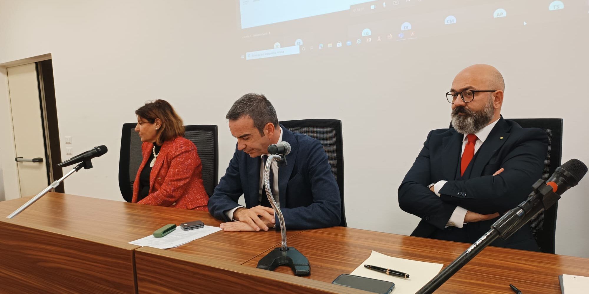 Sanità, Occhiuto “bacchetta” la dirigenza regionale: «La centrale unica doveva già essere operativa» – VIDEO