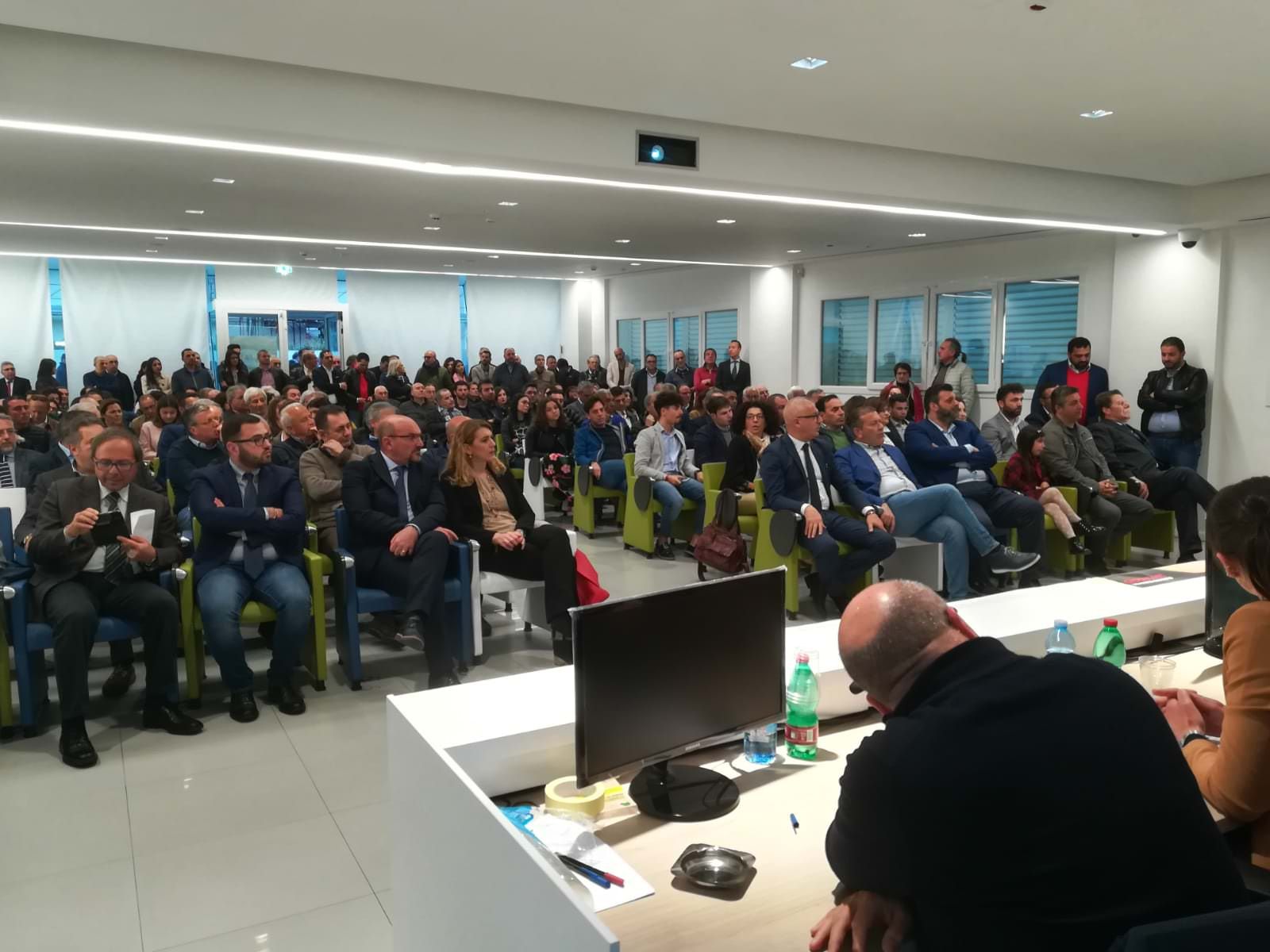 Europee, a Crotone la “prima” del Pd è a ranghi ridotti