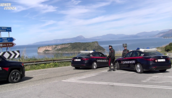 Tortora, blitz dei carabinieri nel casolare-fortino della droga: 4 arresti