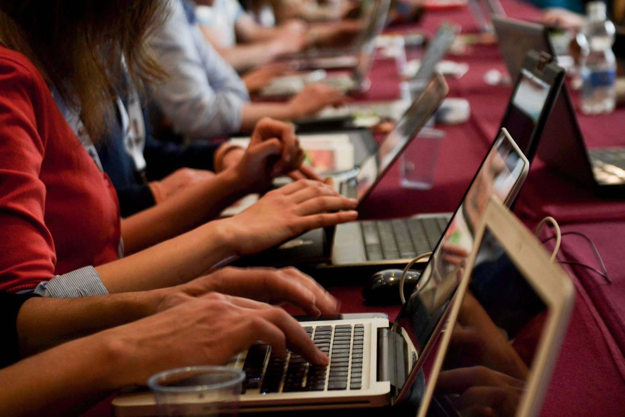 Oliverio sceglie i giornalisti ma è giallo sulle date