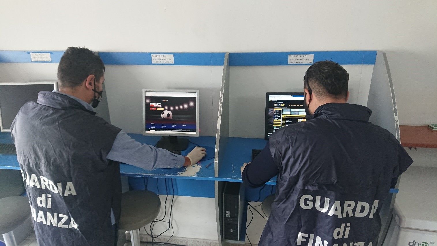 Crotone, scoperta una sala giochi clandestina in un negozio di pesca