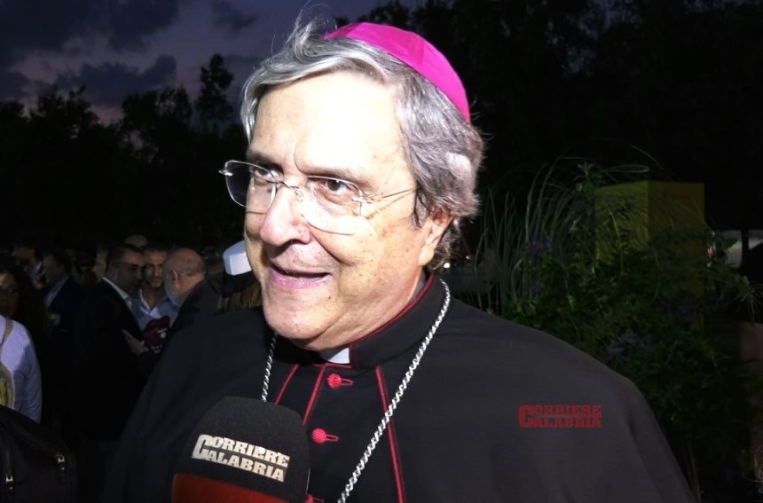 Incendi in Calabria, Mons. Savino: «C’è la mano della criminalità»