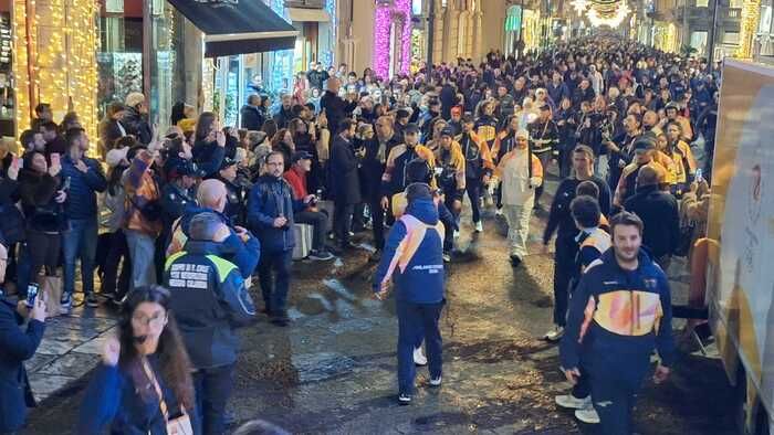 Dopo aver attraversato lo Stretto, la fiamma olimpica arriva a Reggio Calabria