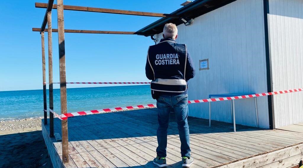 Corigliano Rossano e Cariati, 7 denunce per occupazione abusiva di suolo demaniale marittimo