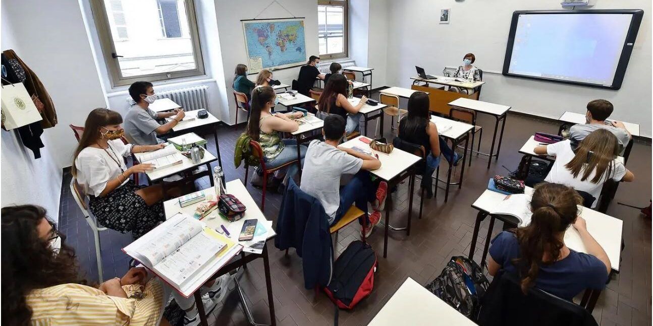 Covid, la quarta ondata “spaventa” i sindaci: scuole chiuse in tanti comuni