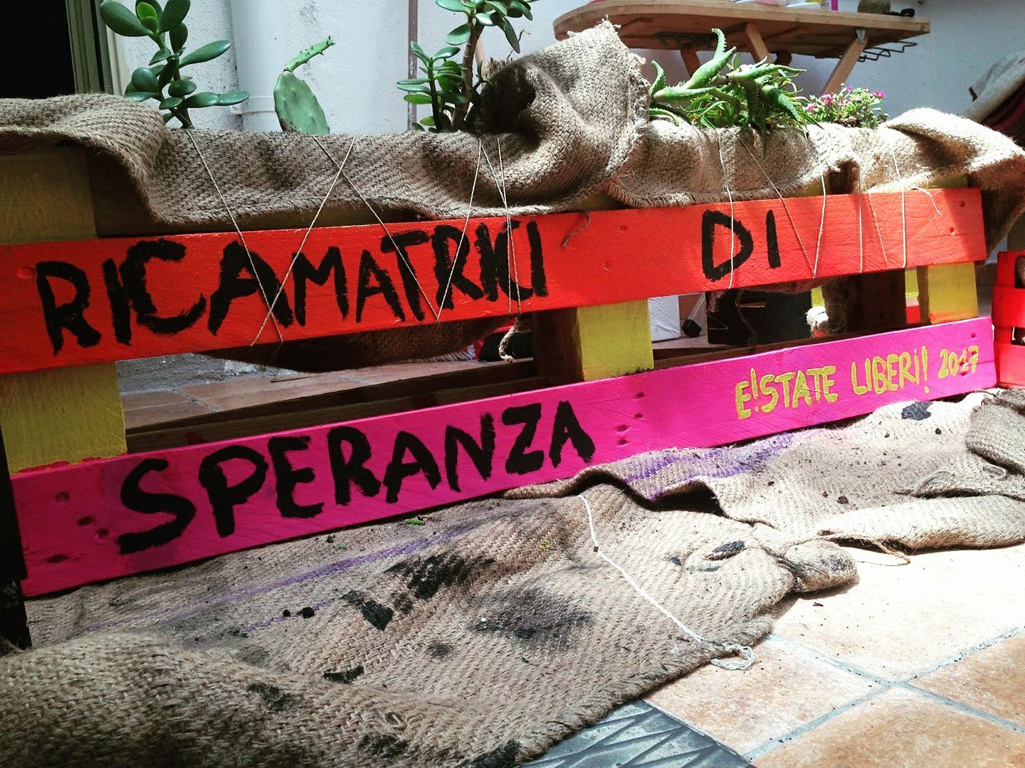 Il sogno di rinascita per le donne vittime di violenza, a Reggio la sartoria sociale «miracolo di imprenditoria femminile»