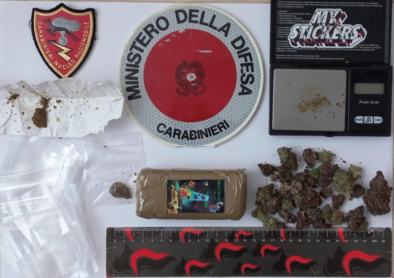 In casa hashish e marijuana, un arresto a Crotone