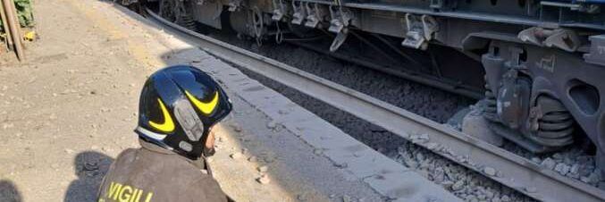 Treno deragliato in Campania, il racconto di un’odissea ai confini della realtà