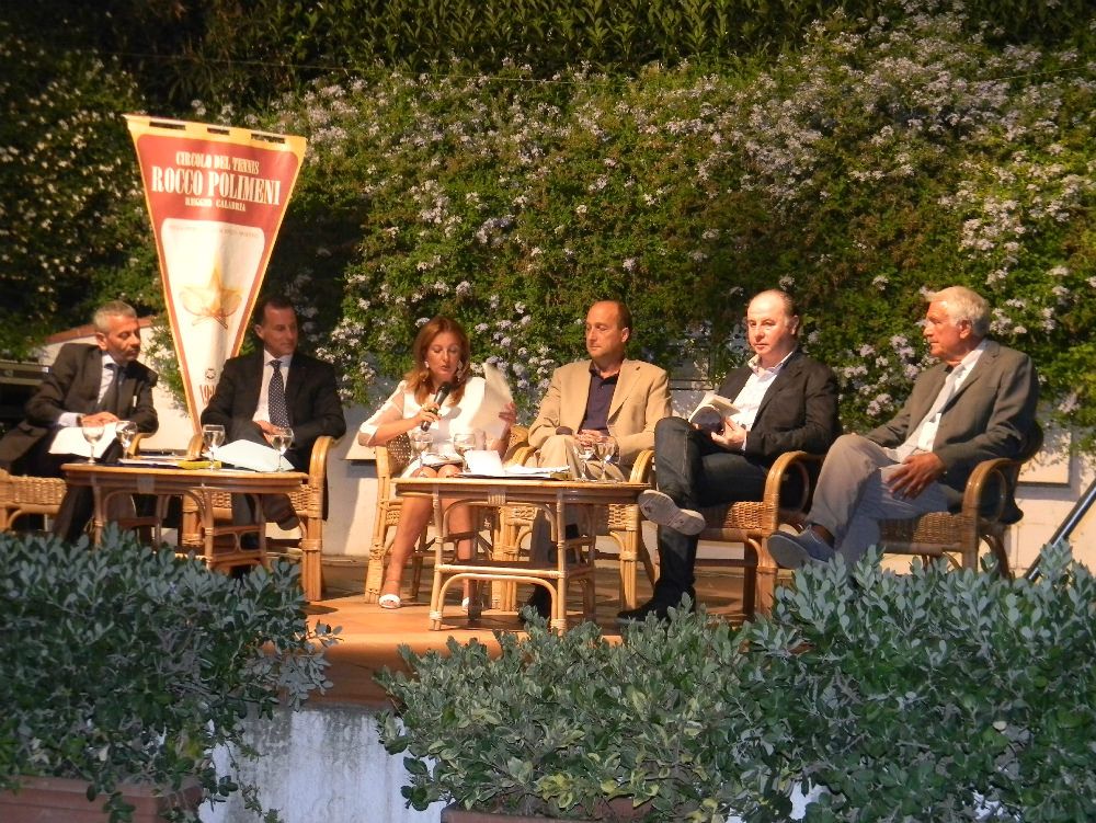 Disoccupazione giovanile al 52%