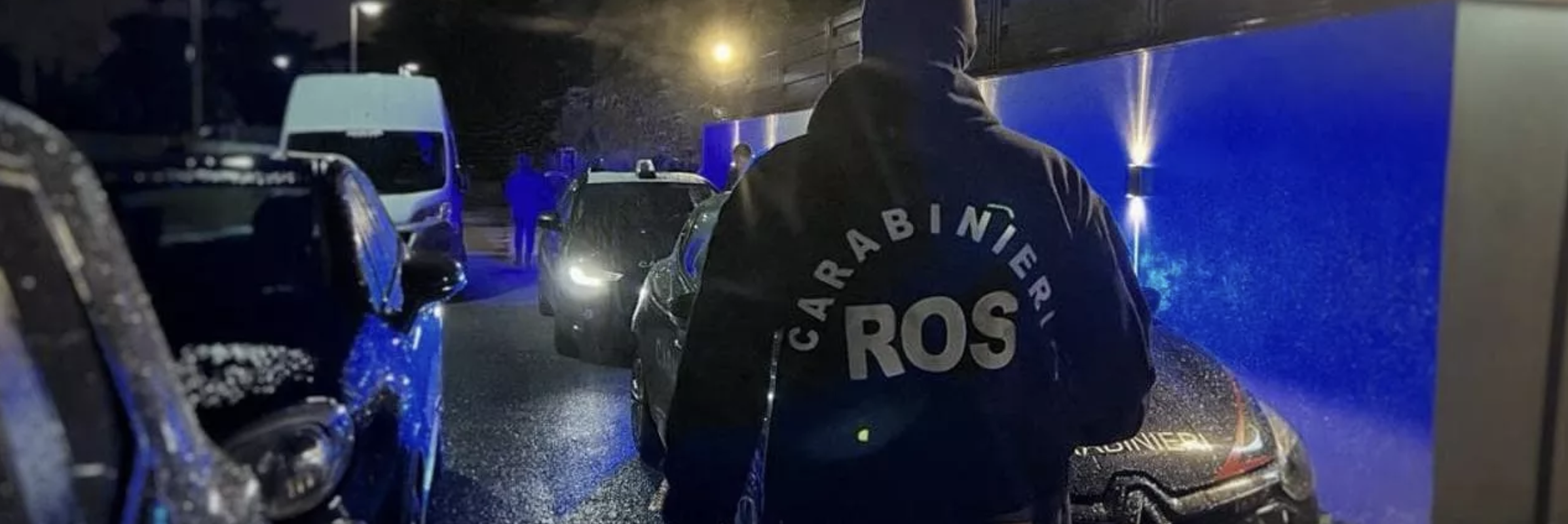 Blitz contro il clan Di Lauro. Arrestato anche il cantante Tony Colombo