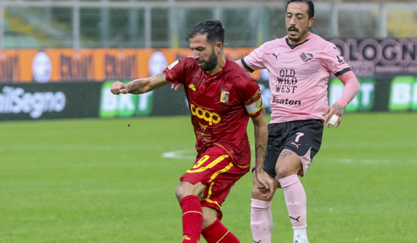 Catanzaro-Palermo di sabato 26 aprile rinviata per i funerali del Papa